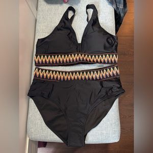 BNWOT TWO PIECE SWIMSUIT SIZE XL